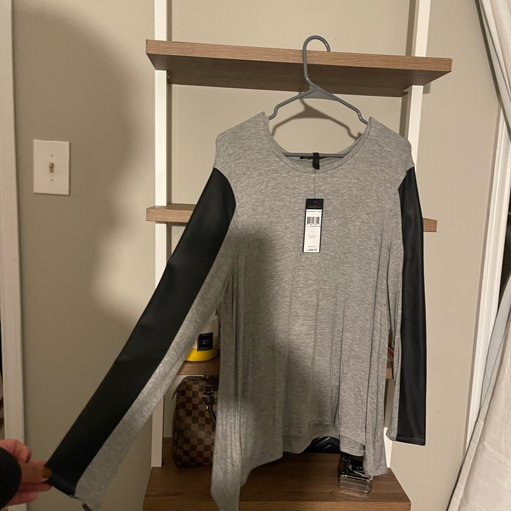 BCBG TOP - Picture 4 of 5